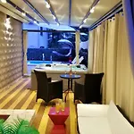 Welcoming In With Pool And Sea View *