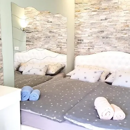 فيلة Welcoming In With Pool And Sea View فانتاسيسي