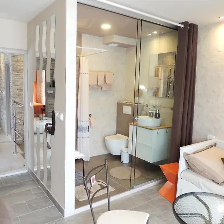 Welcoming In With Pool And Sea View فيلة