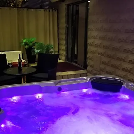 فيلة Welcoming In With Pool And Sea View فانتاسيسي