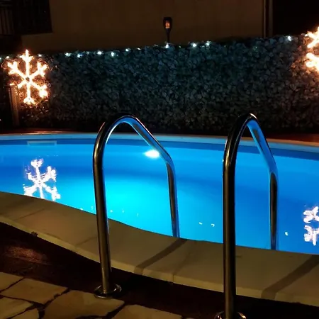 Welcoming In With Pool And Sea View فيلة *