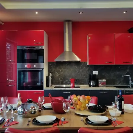 Welcoming In With Pool And Sea View فانتاسيسي