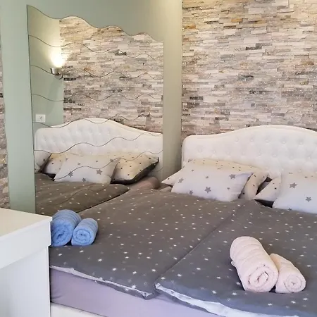 Welcoming In With Pool And Sea View