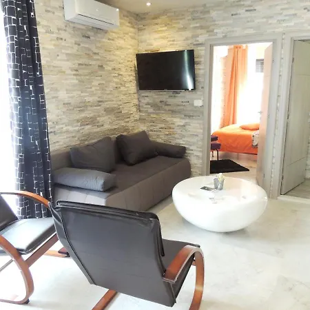 Welcoming In With Pool And Sea View * Vantacici