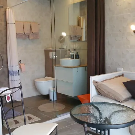 Welcoming In With Pool And Sea View * Vantacici