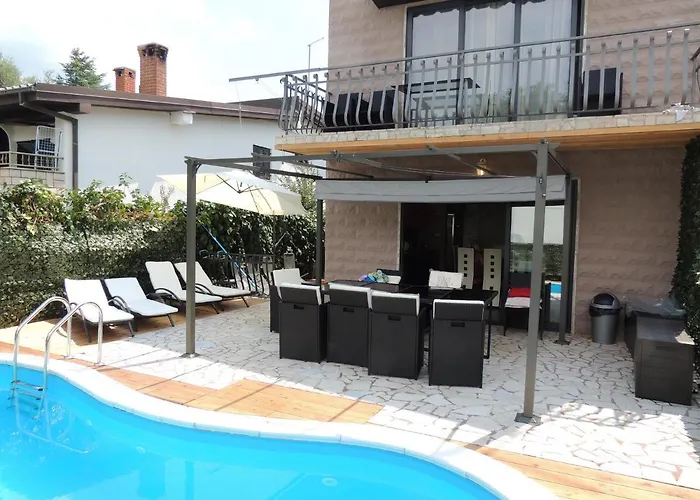 Vila Welcoming In With Pool And Sea View *