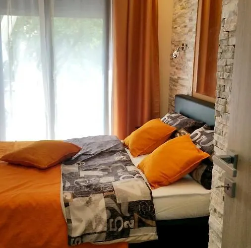 Welcoming In With Pool And Sea View *