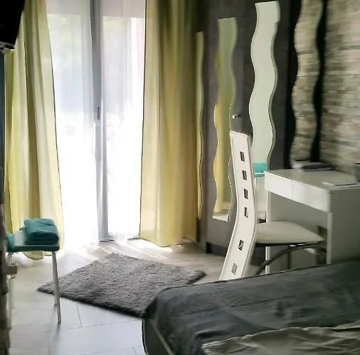 Welcoming In With Pool And Sea View 别墅 *