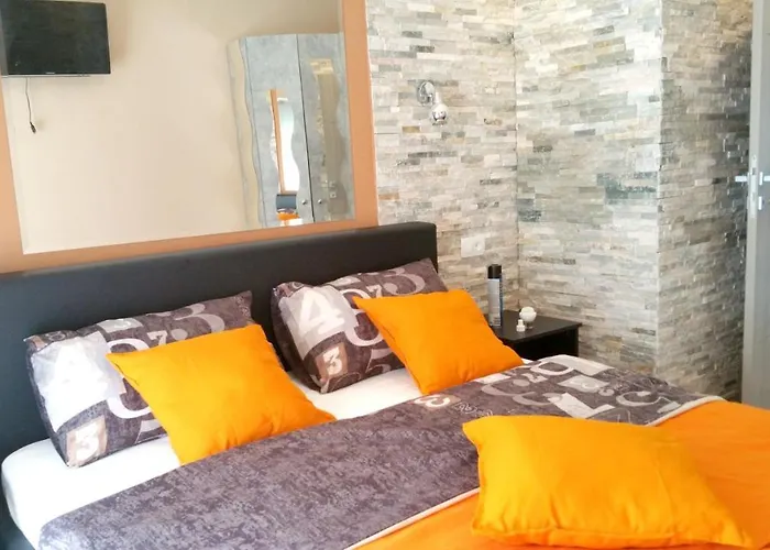 Welcoming In With Pool And Sea View Vila Vantacici