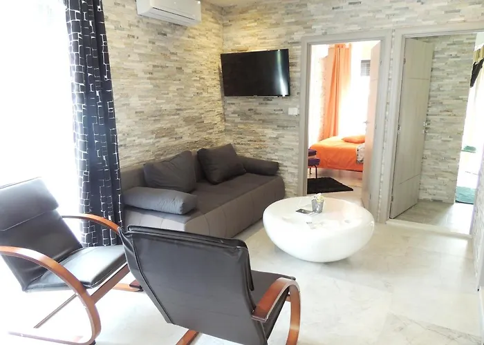 Welcoming In With Pool And Sea View * Vantacici
