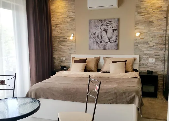 Welcoming In With Pool And Sea View Vila Vantacici