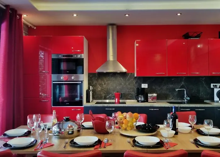 Vila Welcoming In With Pool And Sea View *
