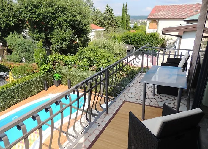 Welcoming In With Pool And Sea View Vila Vantacici
