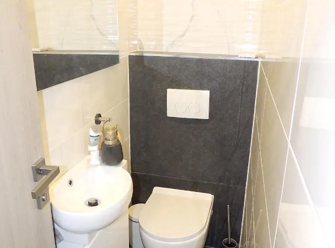 Vila Welcoming In With Pool And Sea View Vantacici