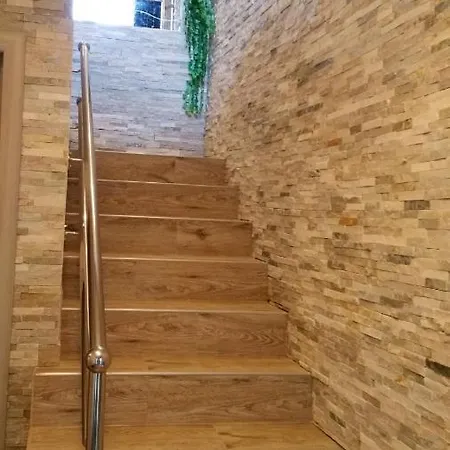 Welcoming In With Pool And Sea View